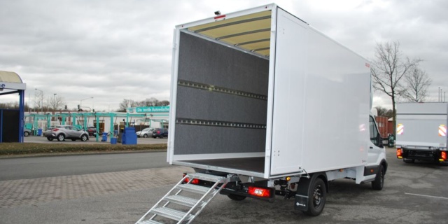 EVELS Karosserie-Fahrzeugbau GmbH Arbeitsprobe EVELS - Ford Transit FT 350 - L5 - Leichtbaukoffer EASY FOAM mit Möbeltreppe- Bild 2