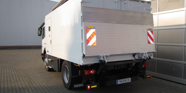 Carl Friederichs GmbH Arbeitsprobe MB-Atego_gepanzertes-Fahrzeug